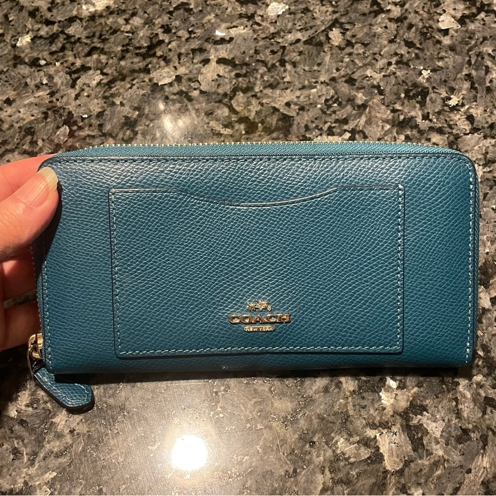Coach Teal Blue Leather Long Wallet No callouts Like New - Picture 2 of 14
